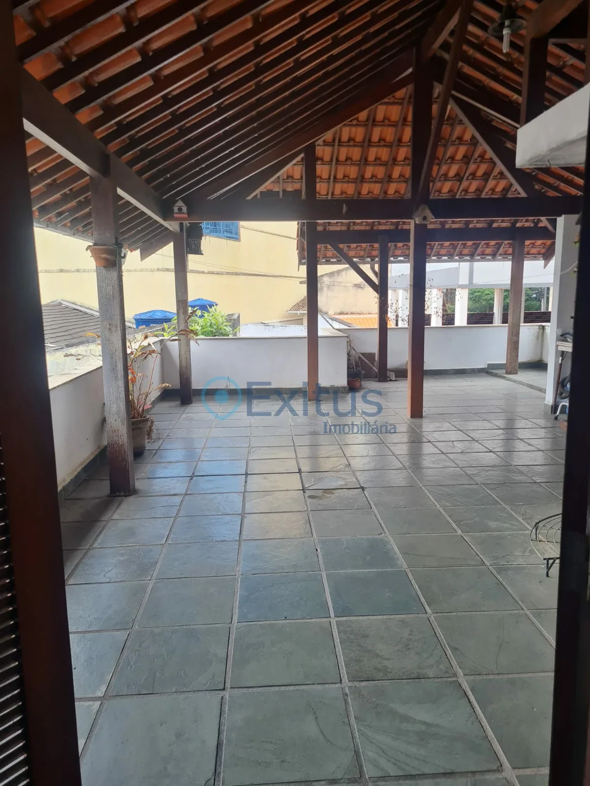 CASA DUPLEX À VENDA NA VÁRZEA – CONFORTO, ESPAÇO E ÁREA GOURMET EM TERESÓPOLIS/RJ - Foto 1