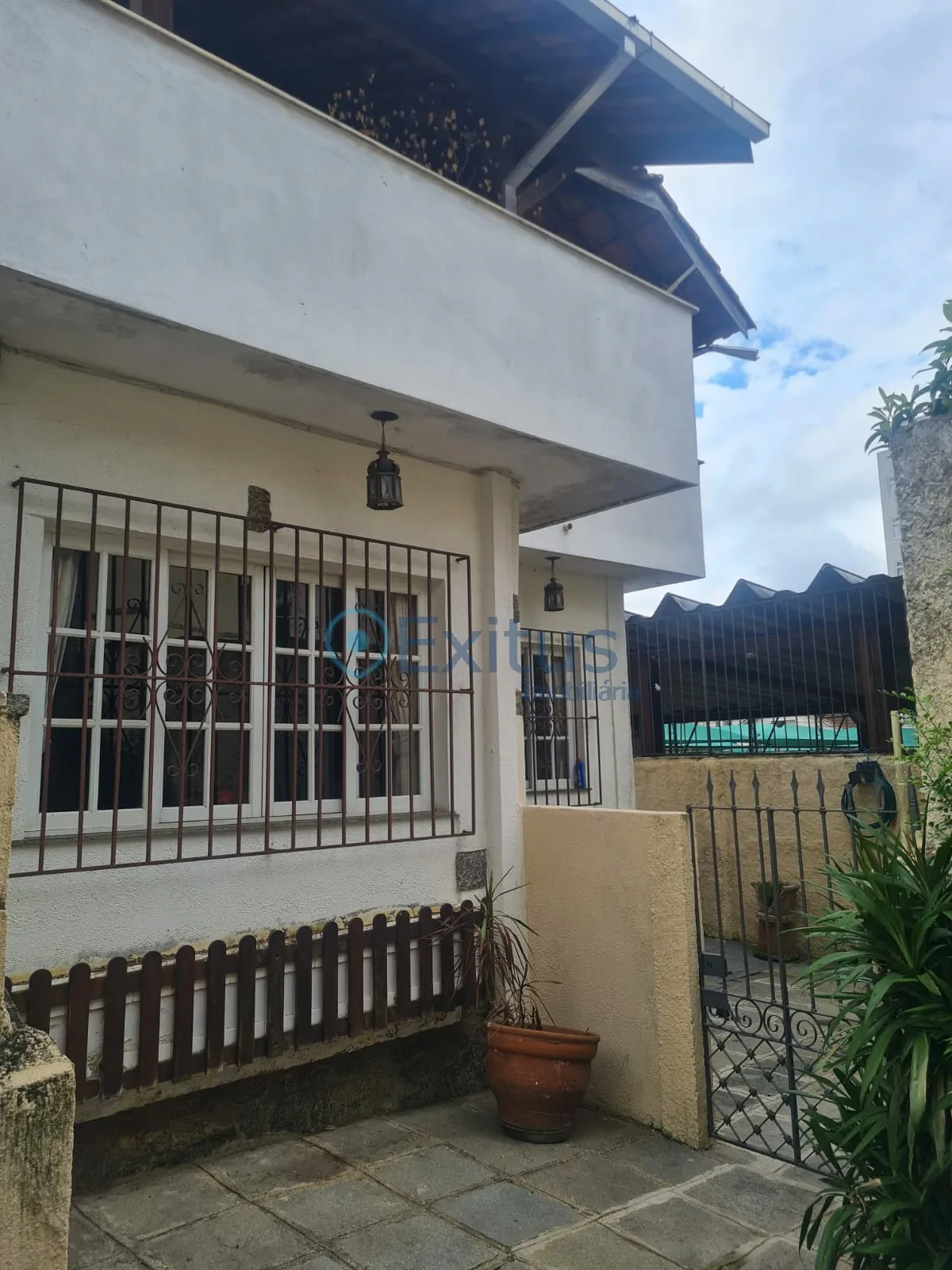 CASA DUPLEX À VENDA NA VÁRZEA – CONFORTO, ESPAÇO E ÁREA GOURMET EM TERESÓPOLIS/RJ - Foto 2