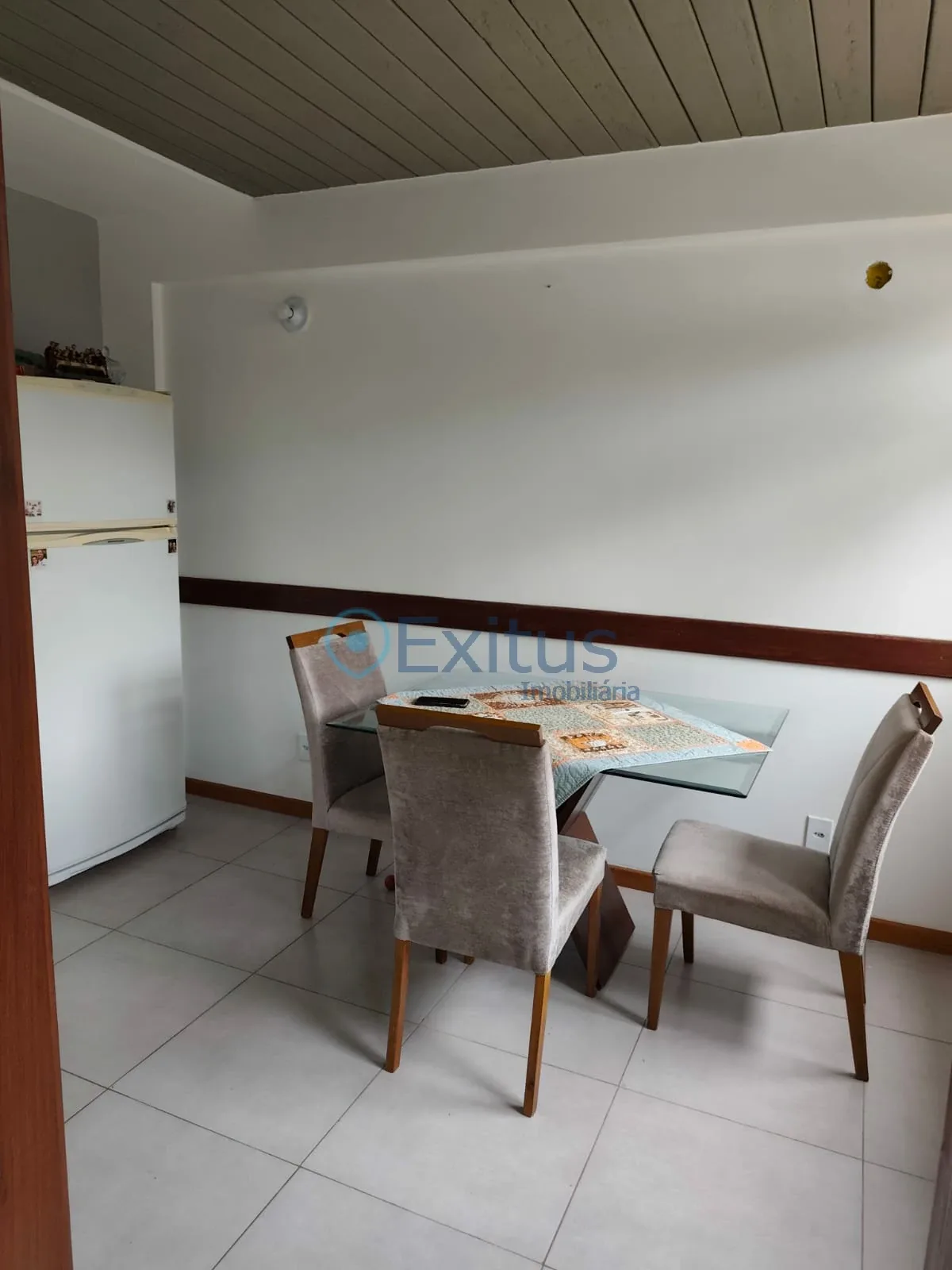 Adorável Casa em Condomínio no Vale Feliz - Foto 3