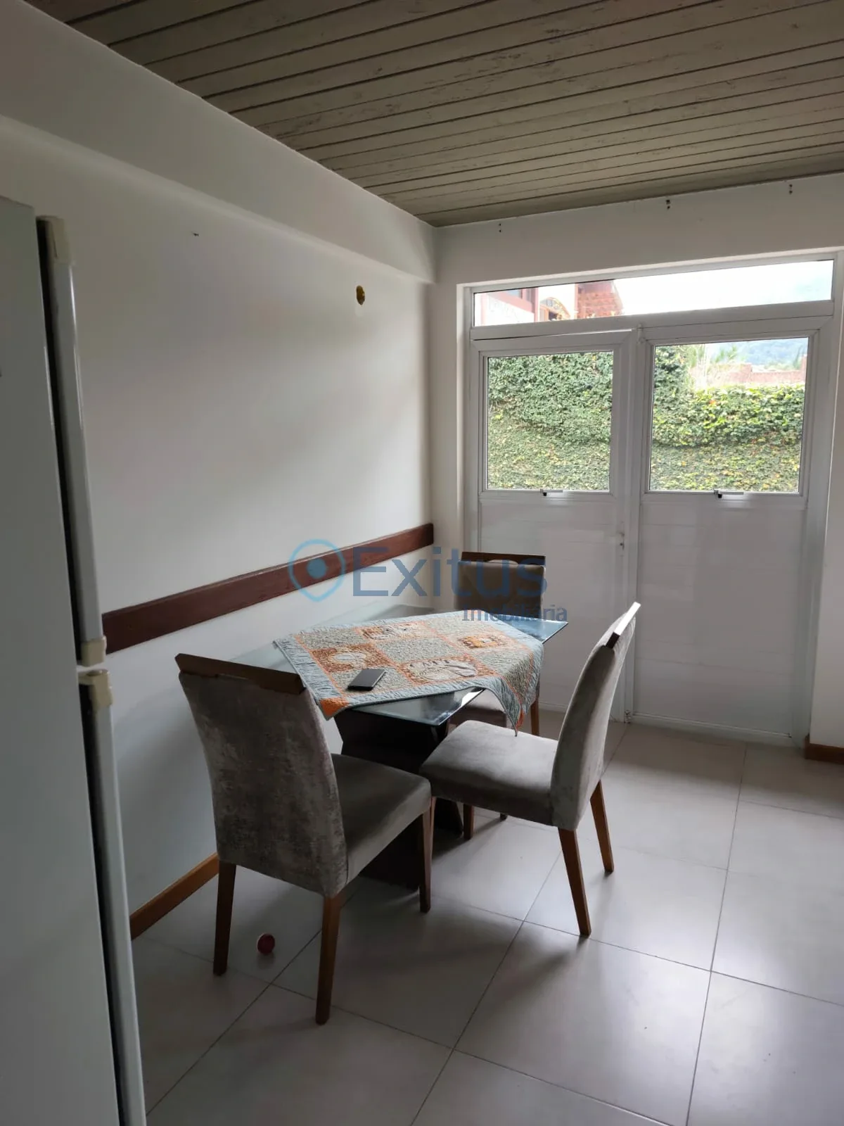 Adorável Casa em Condomínio no Vale Feliz - Foto 4