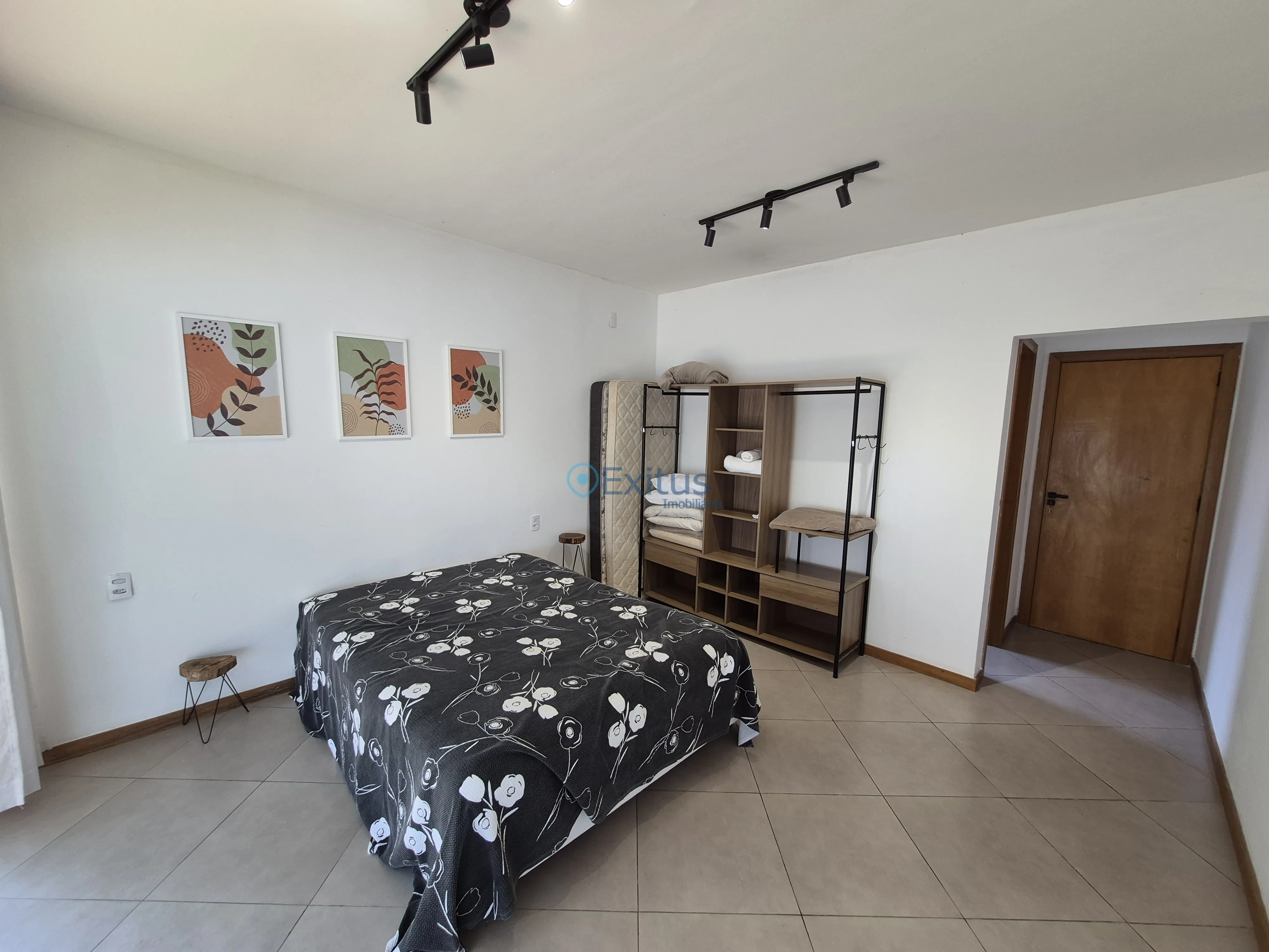 Linda Casa Linear no Condomínio Parque das Rosas - Foto 8