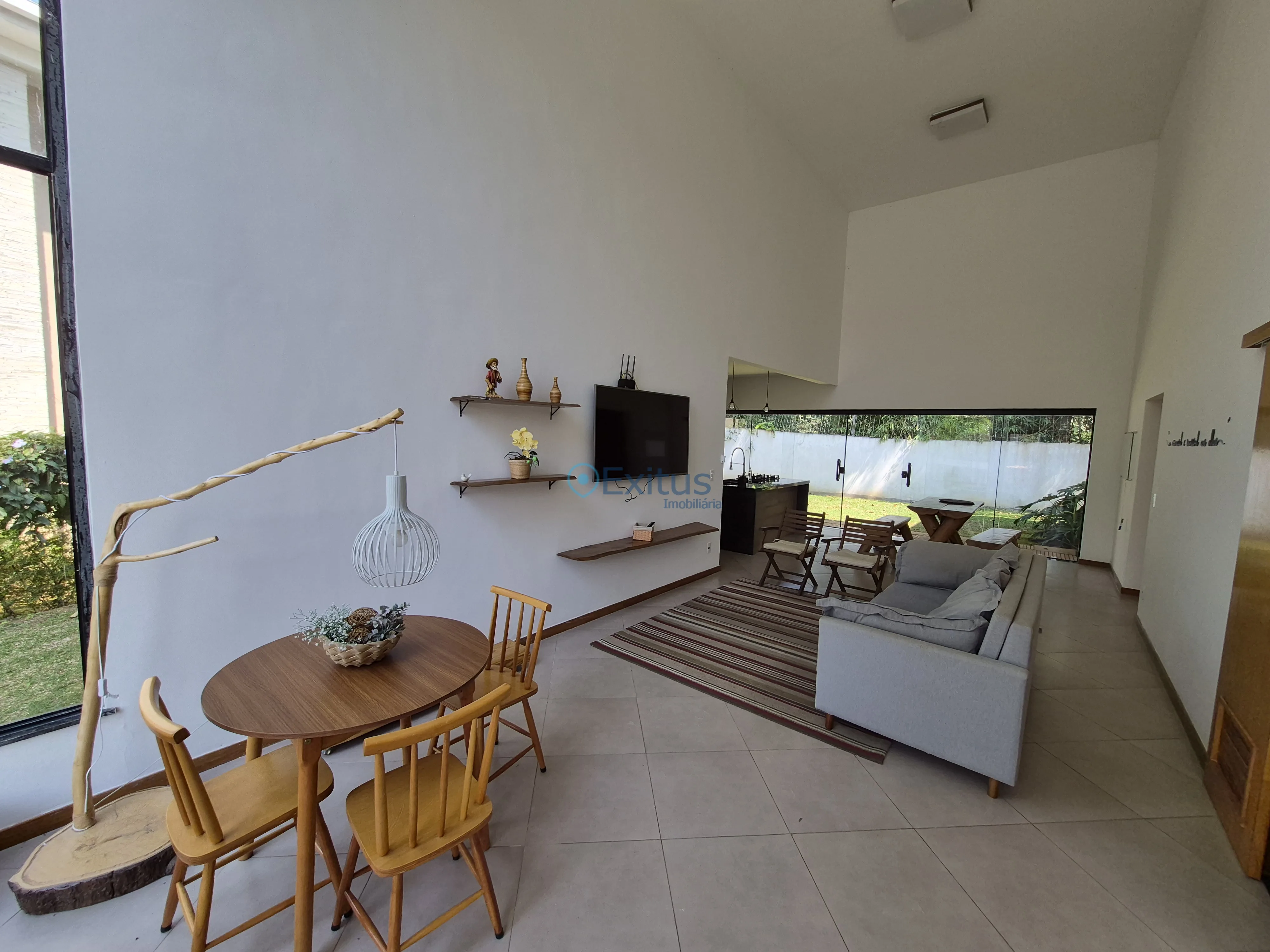 Linda Casa Linear no Condomínio Parque das Rosas - Foto 2